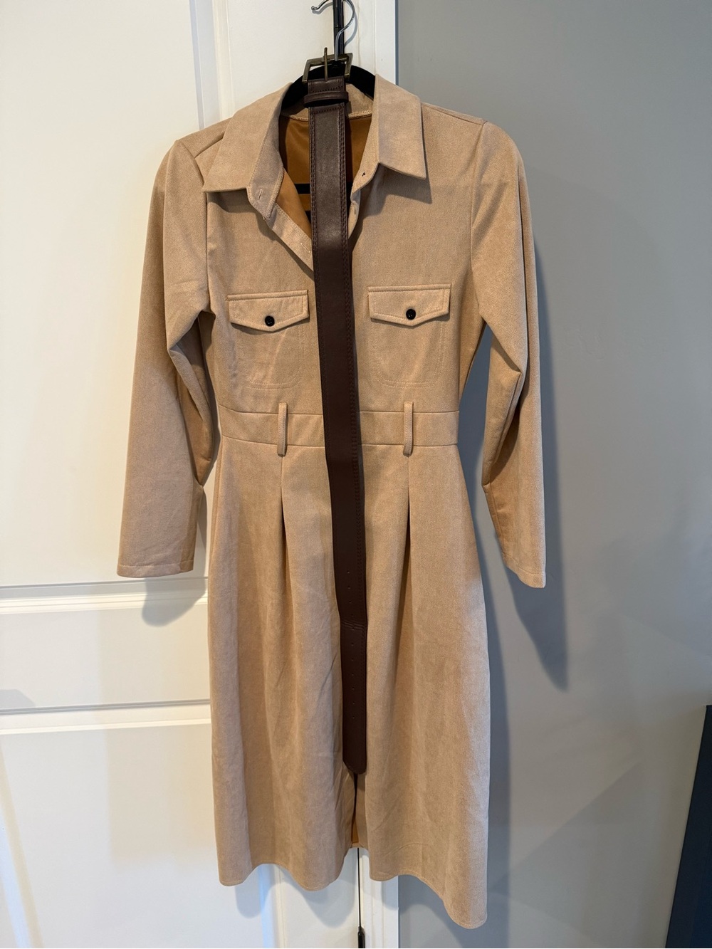 Boutique Women's Long Tan Trench Shirt Dress with Belt, small, new without tags